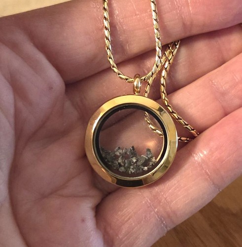 18k gold moon rock locket - 18k,
