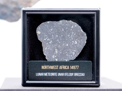 Lunar meteorite nwa - lunar,